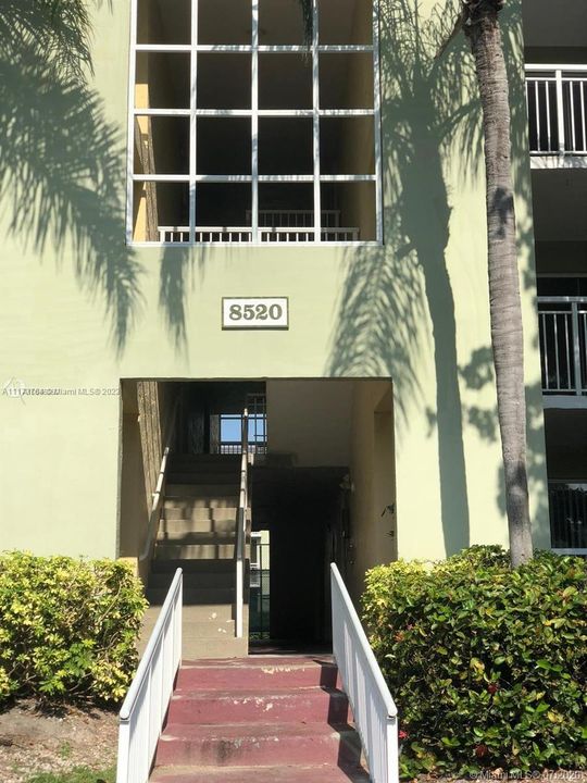 Recently Rented: $1,500 (1 beds, 1 baths, 813 Square Feet)