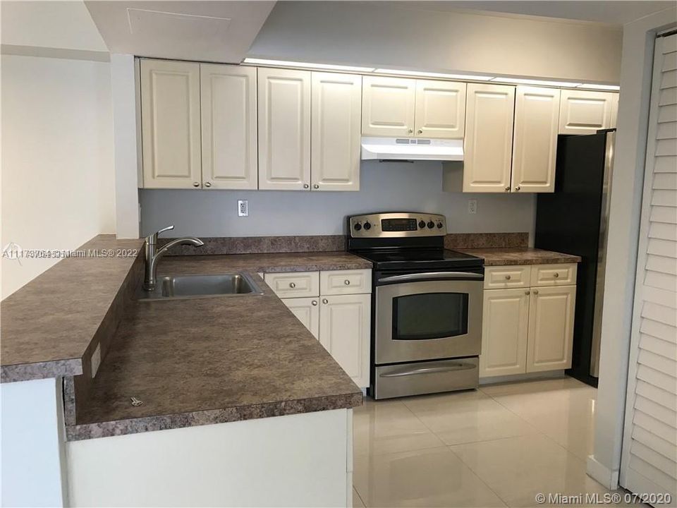 Recently Rented: $1,500 (1 beds, 1 baths, 813 Square Feet)