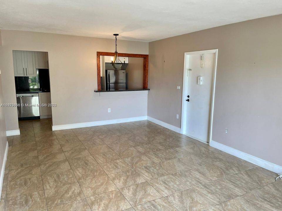 Recently Sold: $209,000 (1 beds, 1 baths, 758 Square Feet)