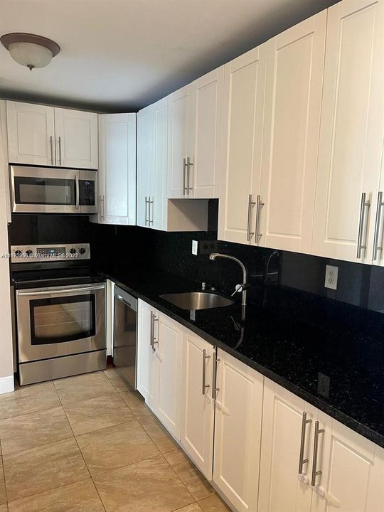 Recently Sold: $209,000 (1 beds, 1 baths, 758 Square Feet)