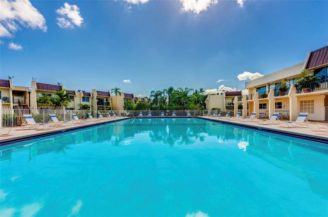 Recently Sold: $209,000 (1 beds, 1 baths, 758 Square Feet)