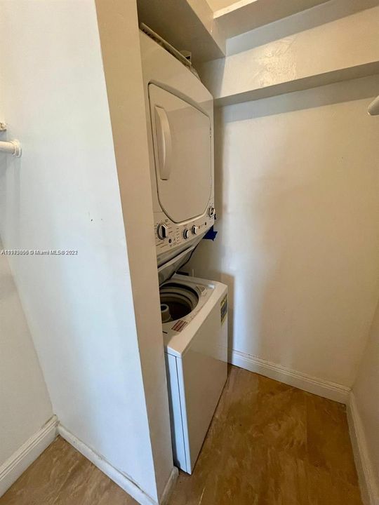 Recently Sold: $209,000 (1 beds, 1 baths, 758 Square Feet)