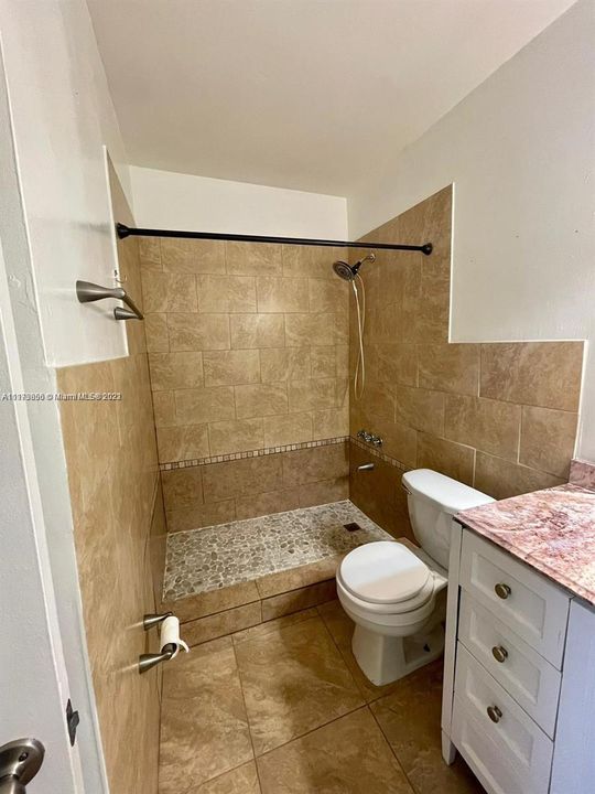 Recently Sold: $209,000 (1 beds, 1 baths, 758 Square Feet)