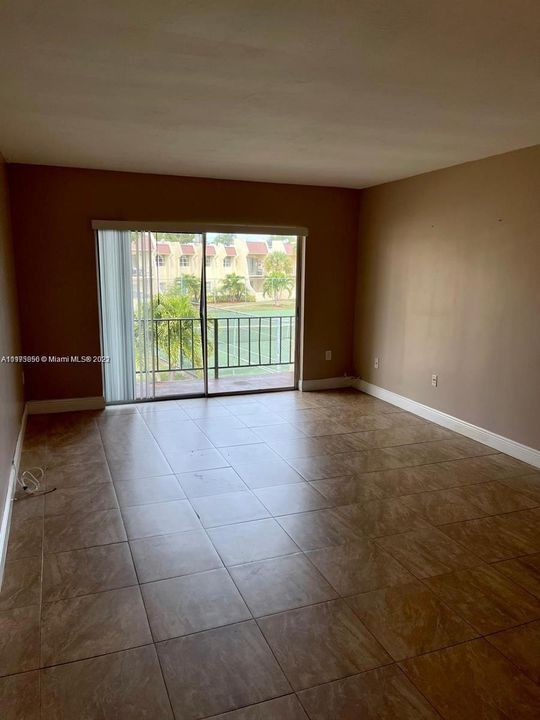 Recently Sold: $209,000 (1 beds, 1 baths, 758 Square Feet)