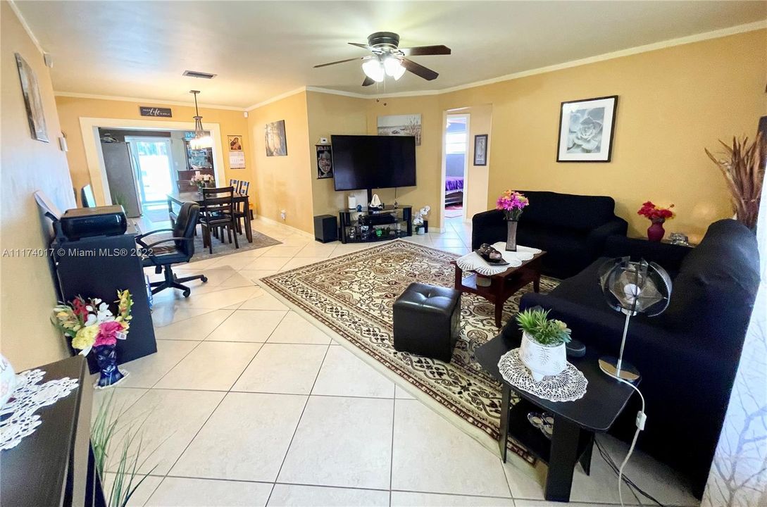 Recently Sold: $549,000 (4 beds, 2 baths, 1587 Square Feet)
