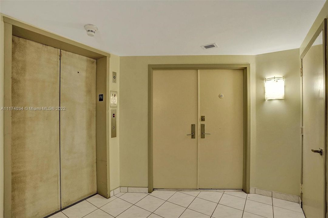 Semi-private elevator