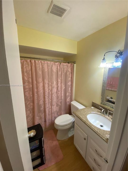 Recently Sold: $108,000 (1 beds, 1 baths, 631 Square Feet)