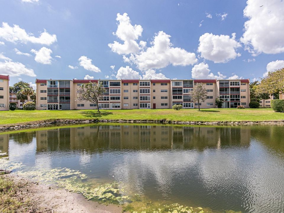 Recently Sold: $114,900 (2 beds, 2 baths, 930 Square Feet)