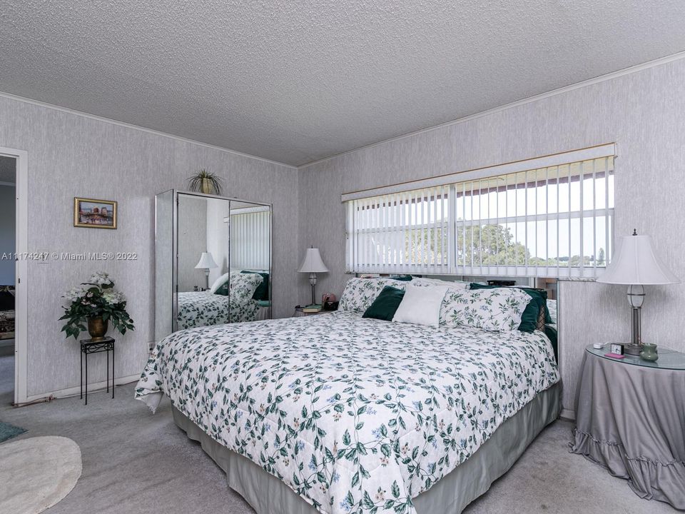 Recently Sold: $114,900 (2 beds, 2 baths, 930 Square Feet)