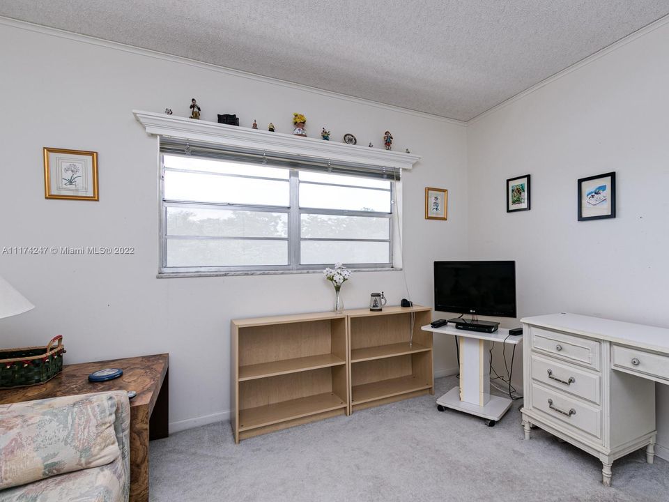 Recently Sold: $114,900 (2 beds, 2 baths, 930 Square Feet)