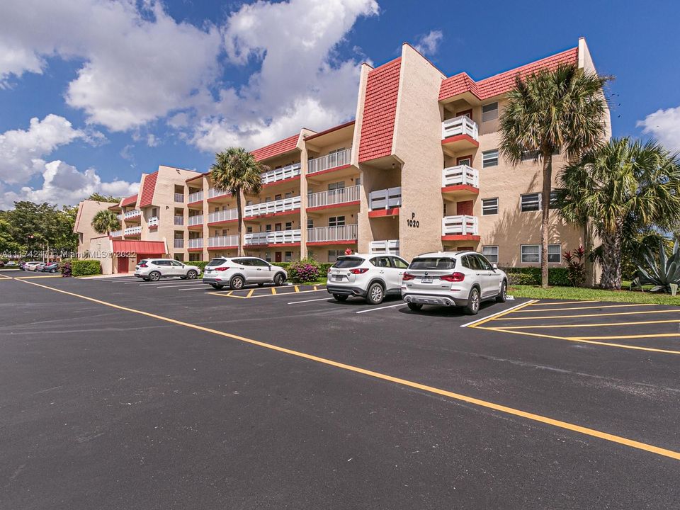 Recently Sold: $114,900 (2 beds, 2 baths, 930 Square Feet)