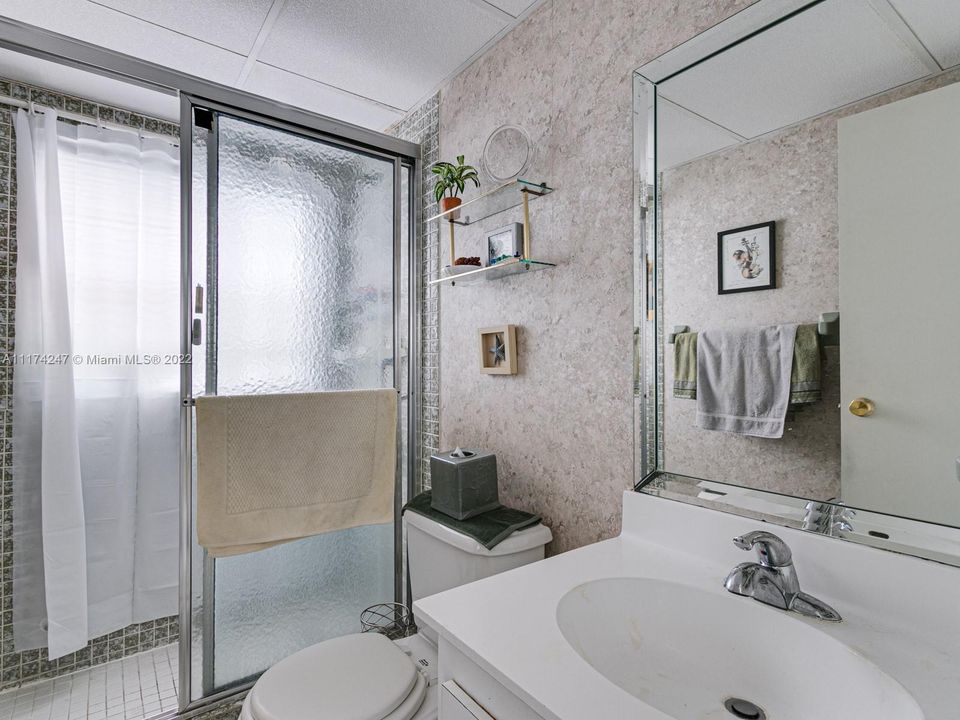 Recently Sold: $114,900 (2 beds, 2 baths, 930 Square Feet)