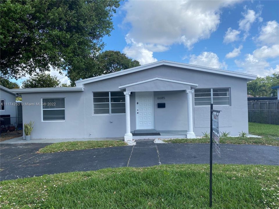 Recently Sold: $559,000 (4 beds, 2 baths, 1310 Square Feet)