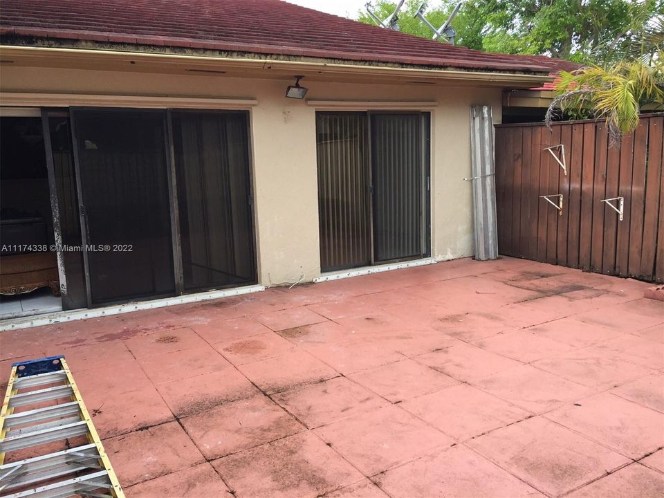 Recently Rented: $2,200 (2 beds, 2 baths, 1203 Square Feet)