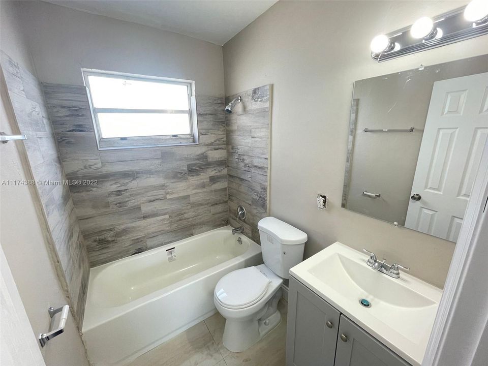 Недавно арендовано: $1,550 (2 спален, 1 ванн, 550 Квадратных фут)