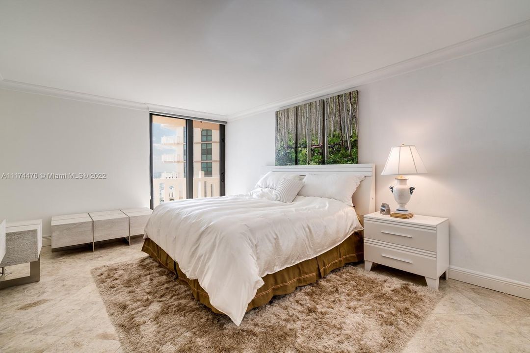 Recently Sold: $1,450,000 (2 beds, 2 baths, 1409 Square Feet)