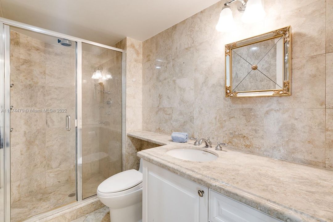 Recently Sold: $1,450,000 (2 beds, 2 baths, 1409 Square Feet)