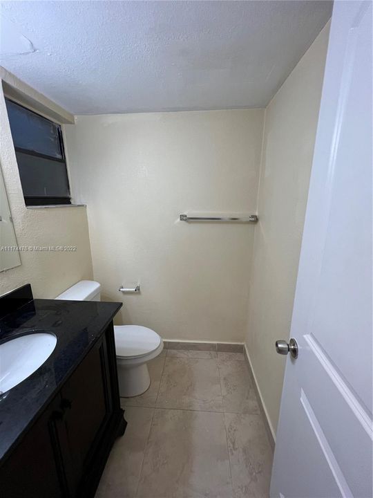 Recently Rented: $1,900 (2 beds, 1 baths, 1208 Square Feet)