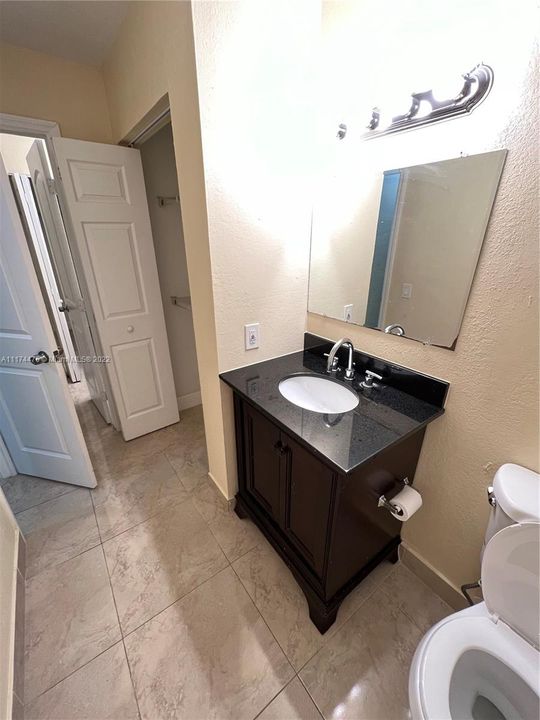 Recently Rented: $1,900 (2 beds, 1 baths, 1208 Square Feet)