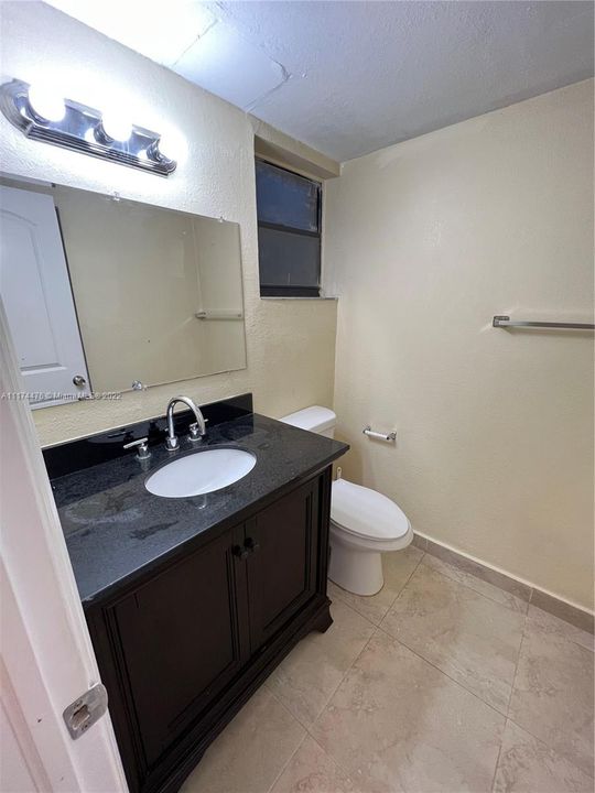 Recently Rented: $1,900 (2 beds, 1 baths, 1208 Square Feet)