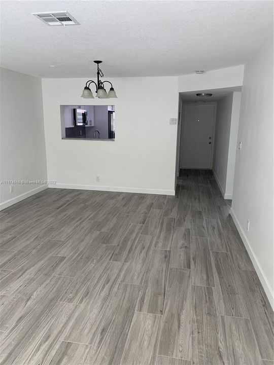 Recently Rented: $1,750 (2 beds, 2 baths, 900 Square Feet)