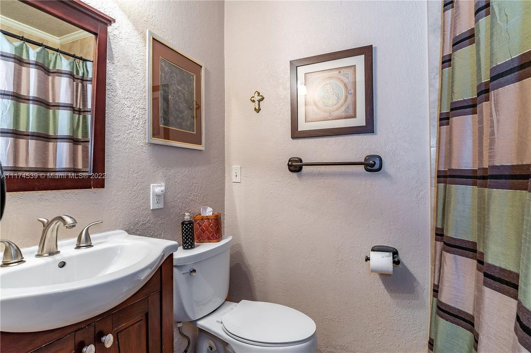 最近售出: $730,000 (3 贝兹, 2 浴室, 1406 平方英尺)