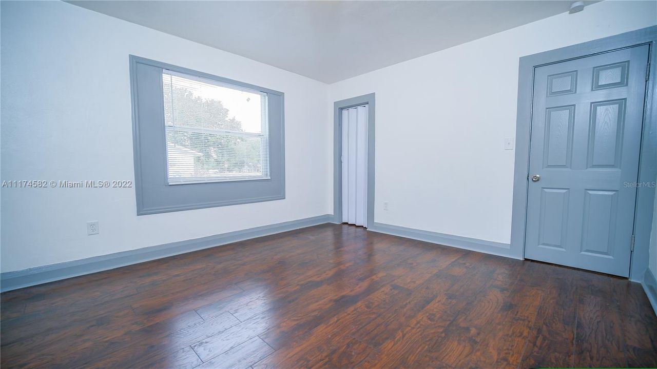 Recently Rented: $1,800 (3 beds, 1 baths, 0 Square Feet)