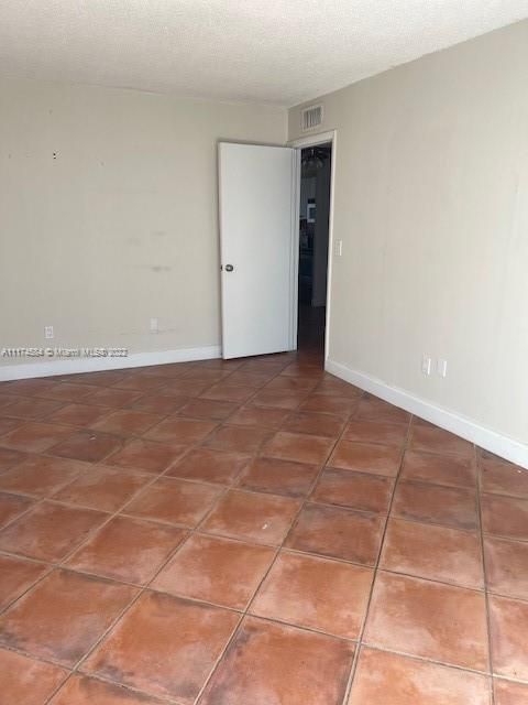 Recently Rented: $1,600 (1 beds, 1 baths, 620 Square Feet)