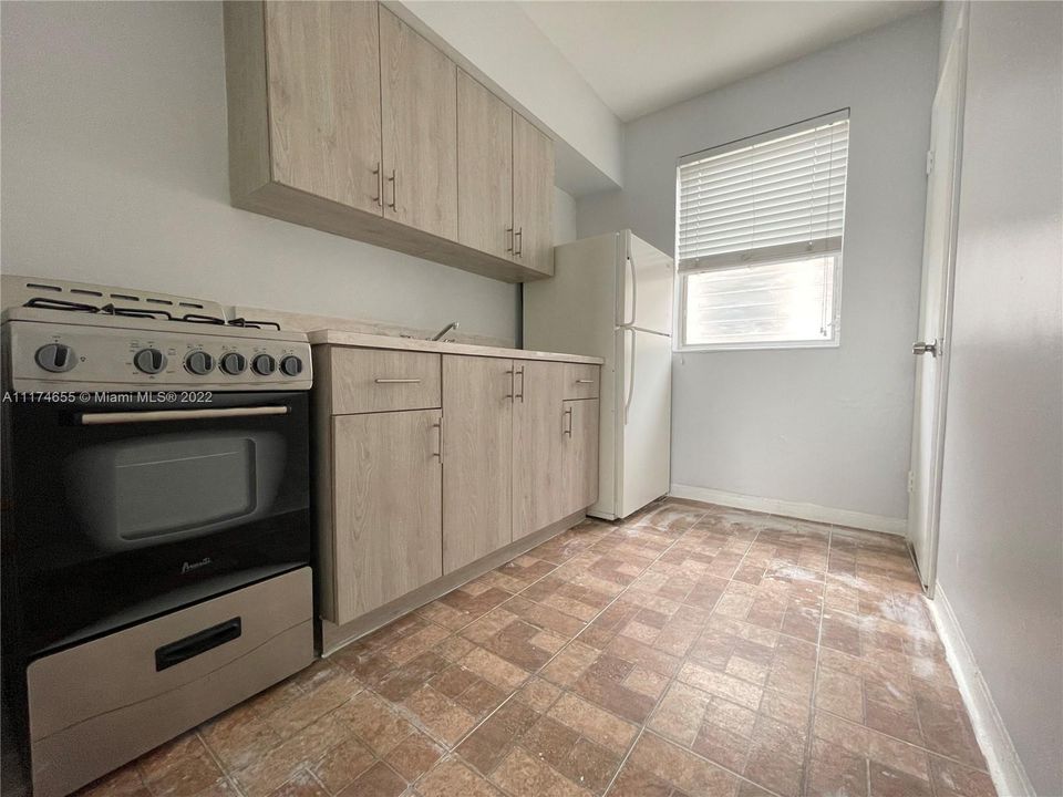Recently Rented: $1,350 (0 beds, 1 baths, 500 Square Feet)