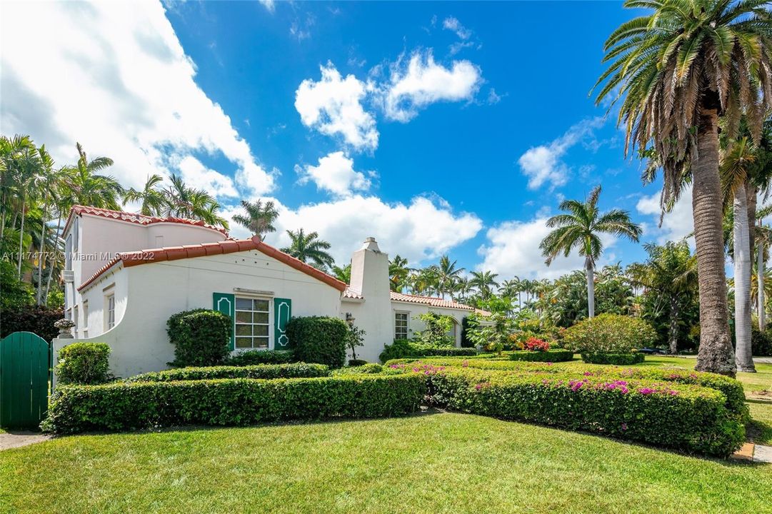 Recently Sold: $5,500,000 (4 beds, 4 baths, 2245 Square Feet)
