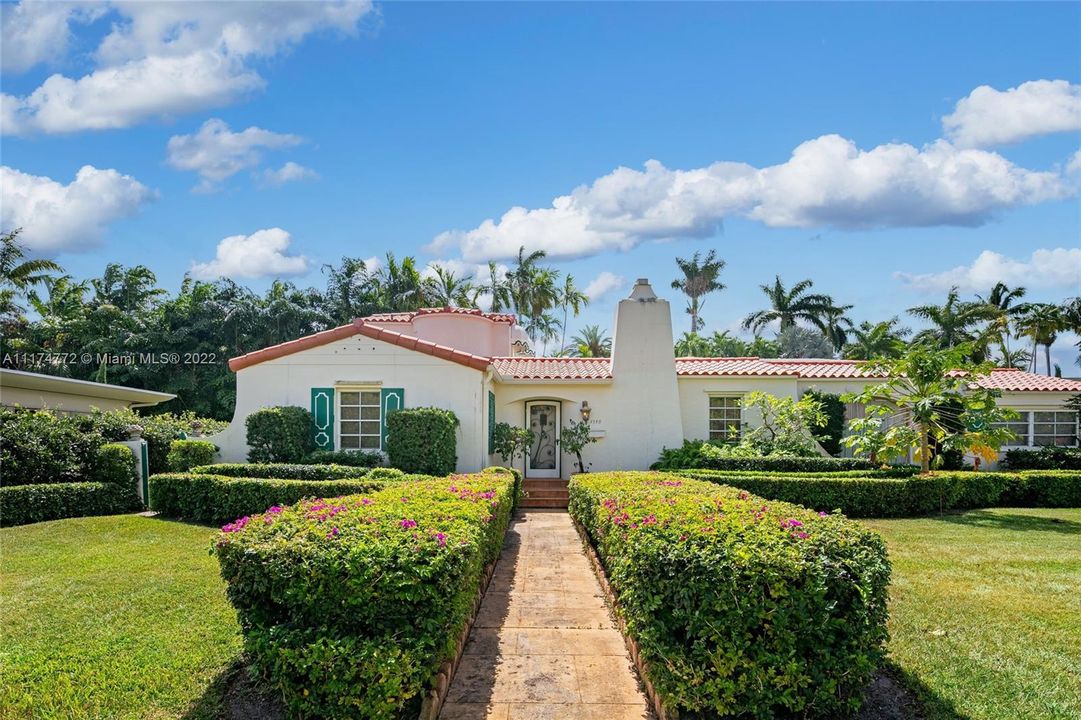 Recently Sold: $5,500,000 (4 beds, 4 baths, 2245 Square Feet)