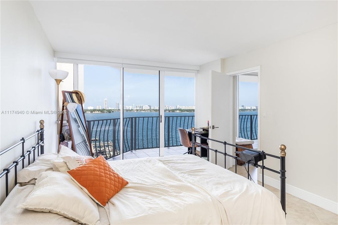 最近售出: $405,000 (2 贝兹, 2 浴室, 1030 平方英尺)