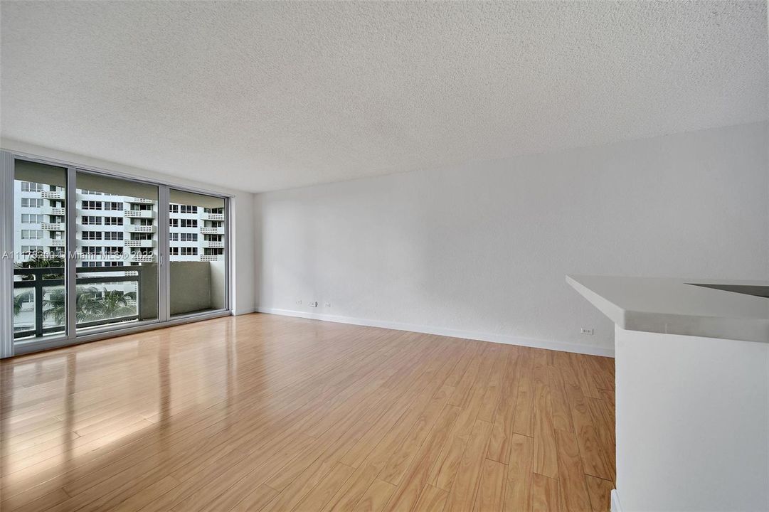 Recientemente alquilado: $2,499 (1 camas, 1 baños, 786 Pies cuadrados)