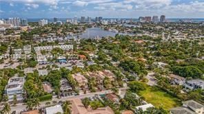 Recently Sold: $1,050,000 (3 beds, 3 baths, 2465 Square Feet)