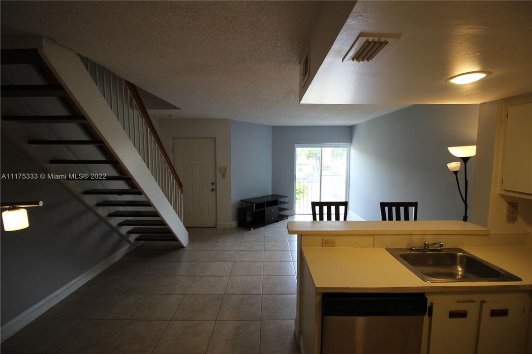 最近租的: $2,100 (2 贝兹, 2 浴室, 859 平方英尺)