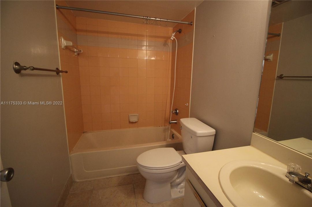 最近租的: $2,100 (2 贝兹, 2 浴室, 859 平方英尺)