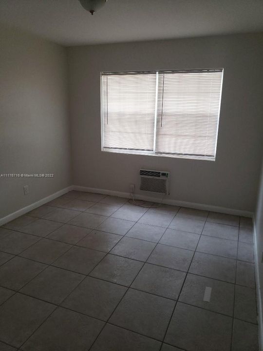 Recently Rented: $1,150 (1 beds, 1 baths, 552 Square Feet)