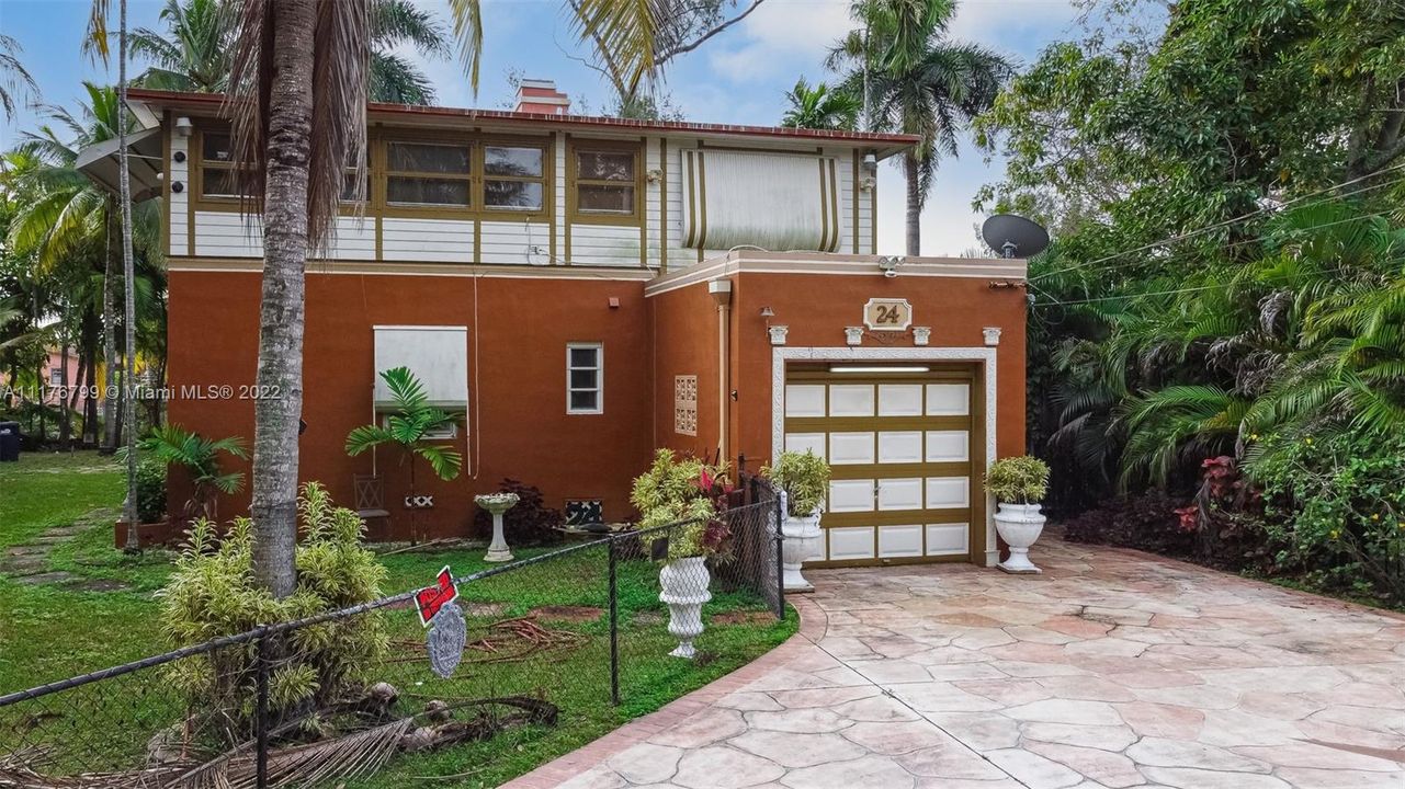 Недавно продано: $875,000 (4 спален, 2 ванн, 1995 Квадратных фут)