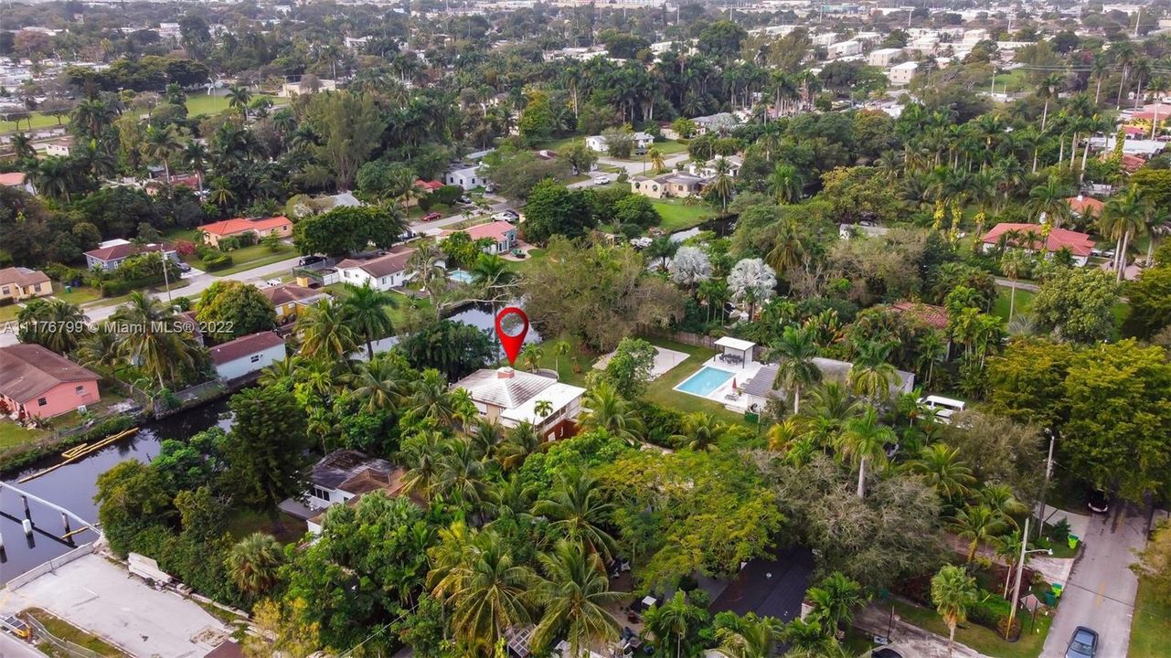 Недавно продано: $875,000 (4 спален, 2 ванн, 1995 Квадратных фут)