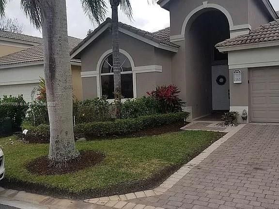 Vendido Recientemente: $549,900 (3 camas, 2 baños, 2200 Pies cuadrados)