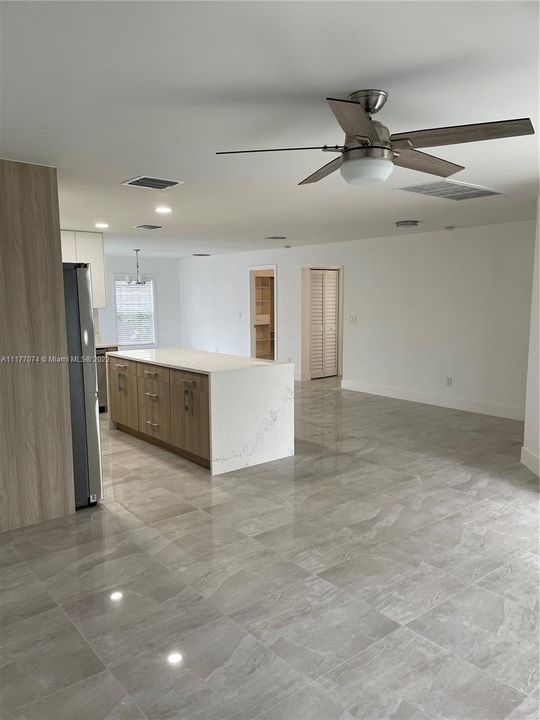 Recently Rented: $3,800 (3 beds, 2 baths, 1776 Square Feet)