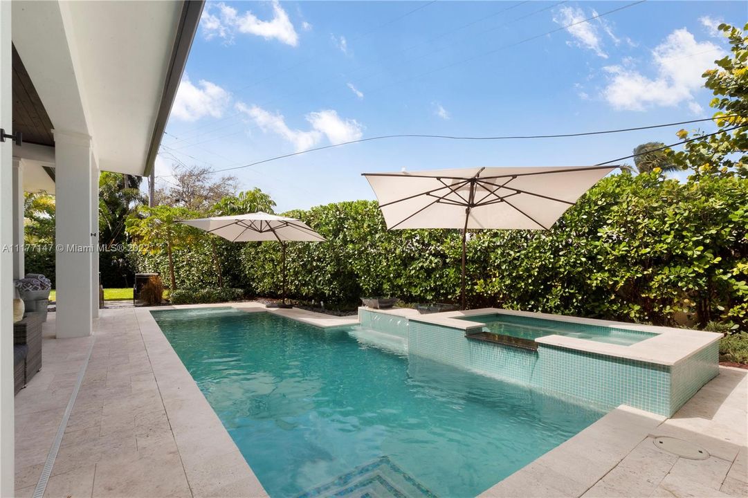 Recently Sold: $1,800,000 (4 beds, 3 baths, 3138 Square Feet)