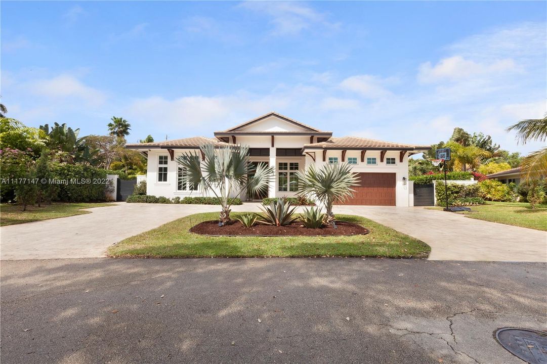 Recently Sold: $1,800,000 (4 beds, 3 baths, 3138 Square Feet)