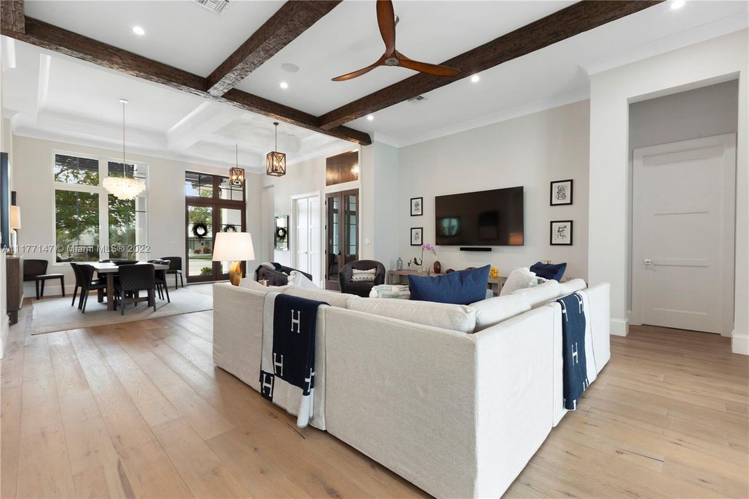 Recently Sold: $1,800,000 (4 beds, 3 baths, 3138 Square Feet)