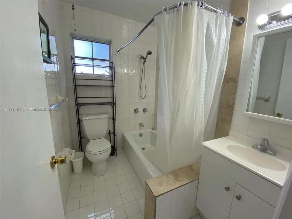 Recently Rented: $1,100 (0 beds, 1 baths, 1834 Square Feet)
