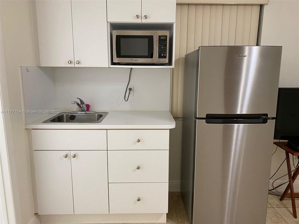 Recently Rented: $1,100 (0 beds, 1 baths, 1834 Square Feet)