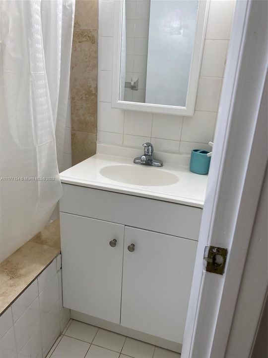 Recently Rented: $1,100 (0 beds, 1 baths, 1834 Square Feet)