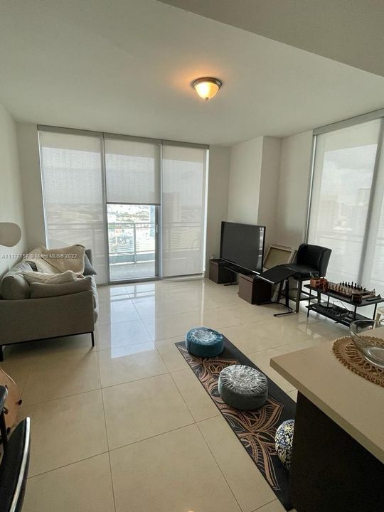 Recientemente alquilado: $2,700 (1 camas, 1 baños, 814 Pies cuadrados)