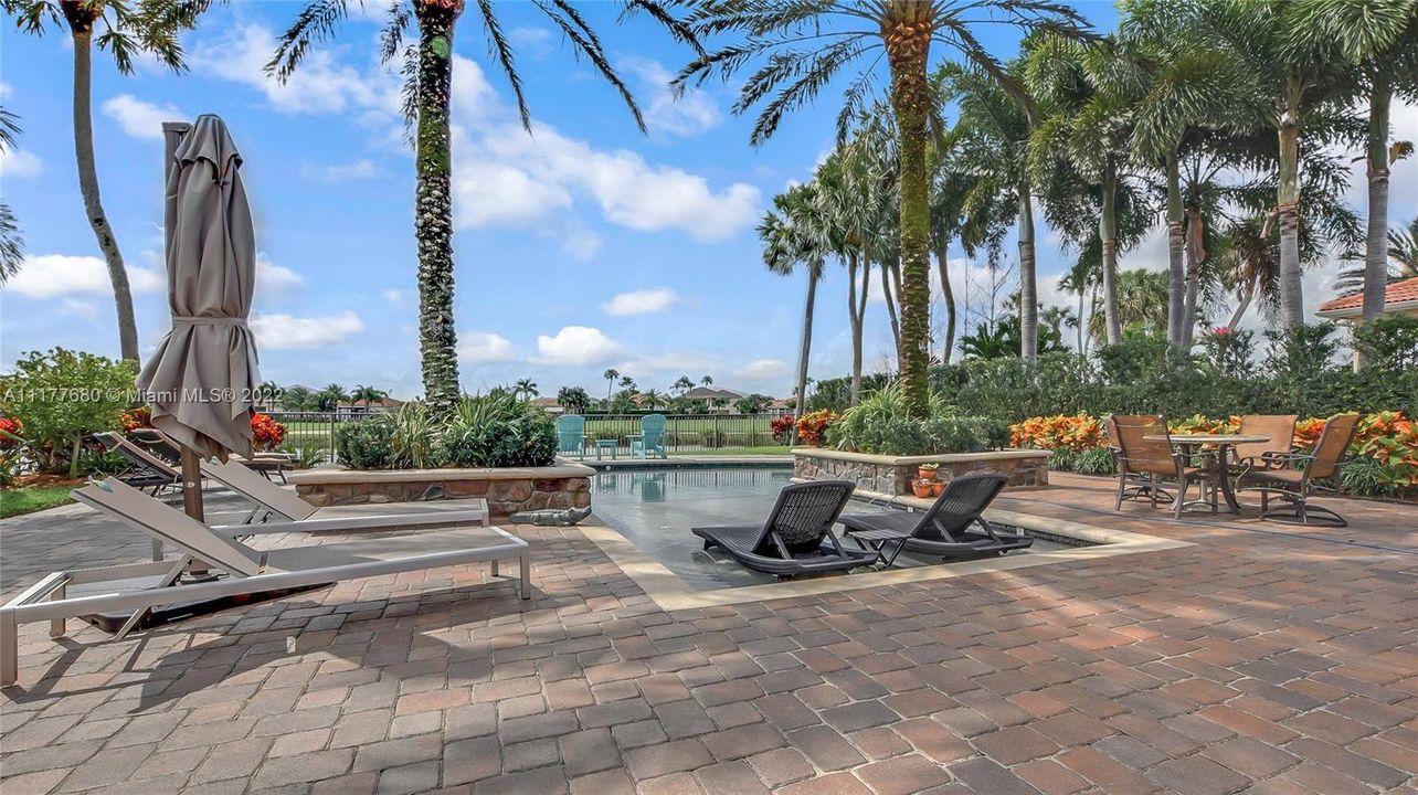 Recently Sold: $1,949,900 (3 beds, 2 baths, 2792 Square Feet)