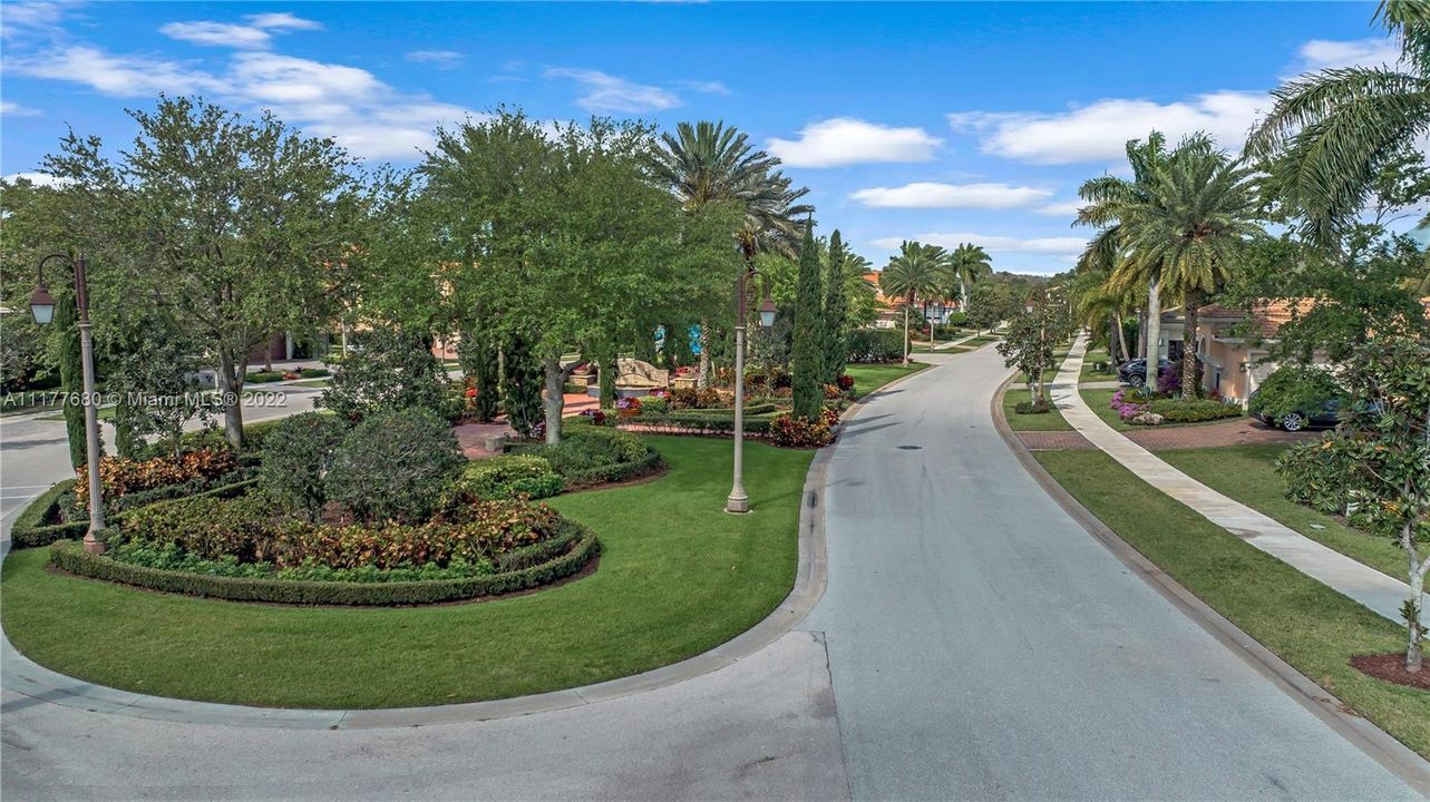 Recently Sold: $1,949,900 (3 beds, 2 baths, 2792 Square Feet)